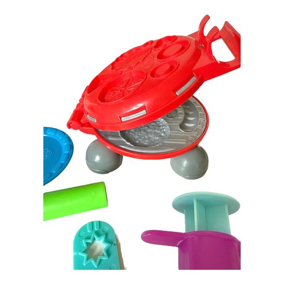 PLAY-DOH Kitchen Creations Burger Barbecue BBQ Hamburger Cooking Baking Toys - Picture 2 of 5